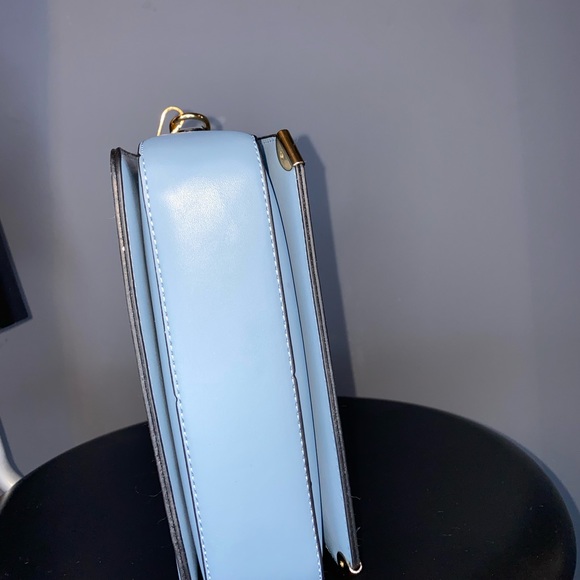 2-in-1 Blue Detachable Cross-Body Purse with Gold Chain/details | Red Interior - Picture 5 of 17